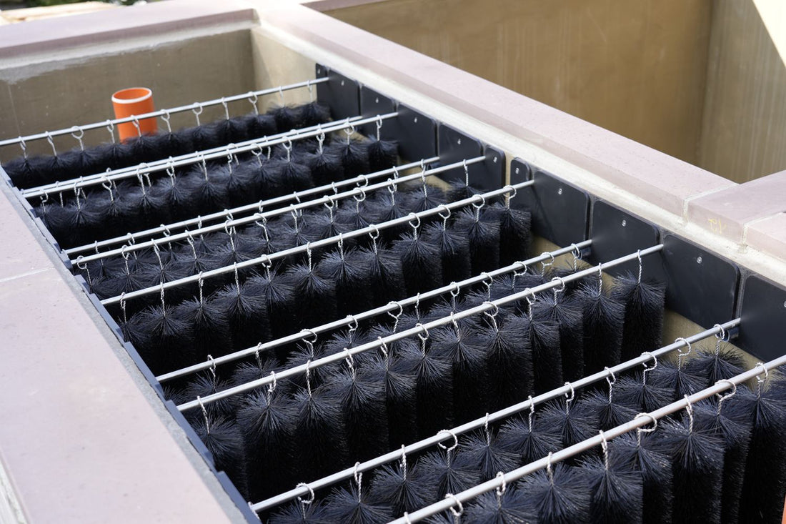Bürstenfilter in einer Koiteich-Filteranlage